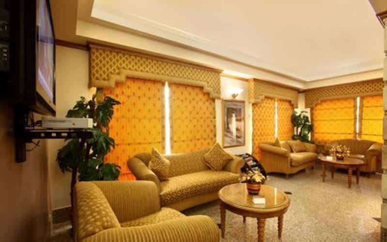 Capri Hotel Suites Аман Екстериор снимка