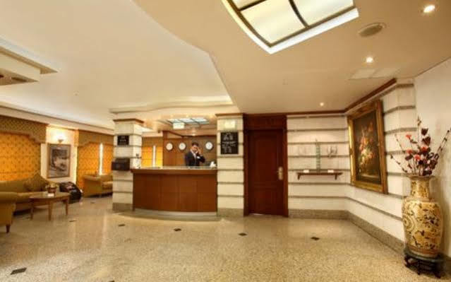 Capri Hotel Suites Аман Екстериор снимка