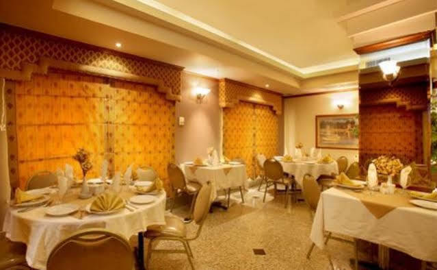 Capri Hotel Suites Аман Екстериор снимка
