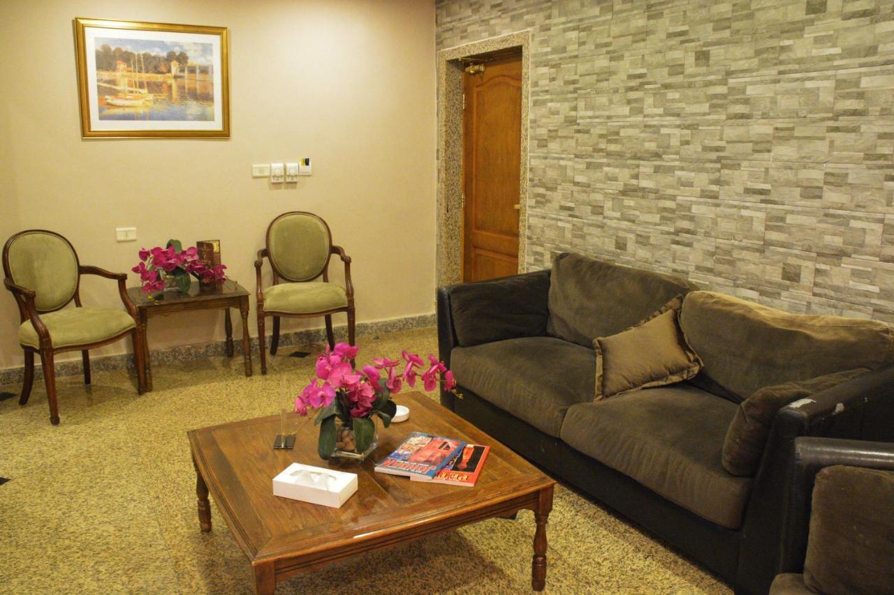 Capri Hotel Suites Аман Екстериор снимка