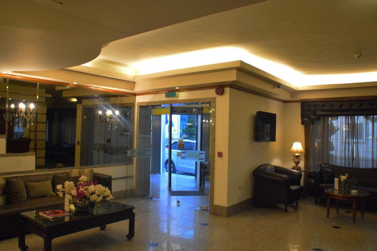 Capri Hotel Suites Аман Екстериор снимка